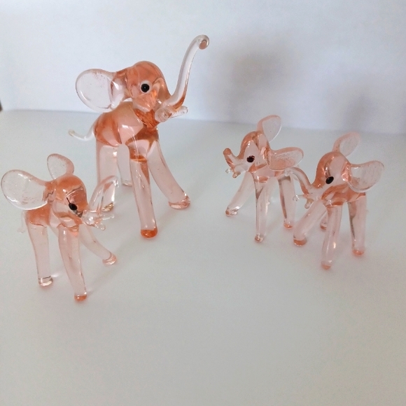 Vintage Other - Miniature Pink Flass Depression Era Elephant Figurines Mom and 3 Babies Set